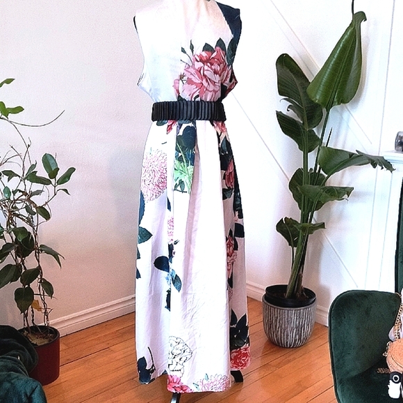 Floral Silky Maxi Florals Dress. Size 3 XL - Picture 4 of 7